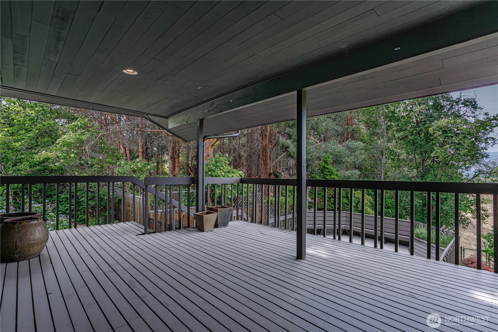 423 Lombard Lane Wenatchee, WA 98801 - Photo 24 of 36 a view of a balcony with wooden floor