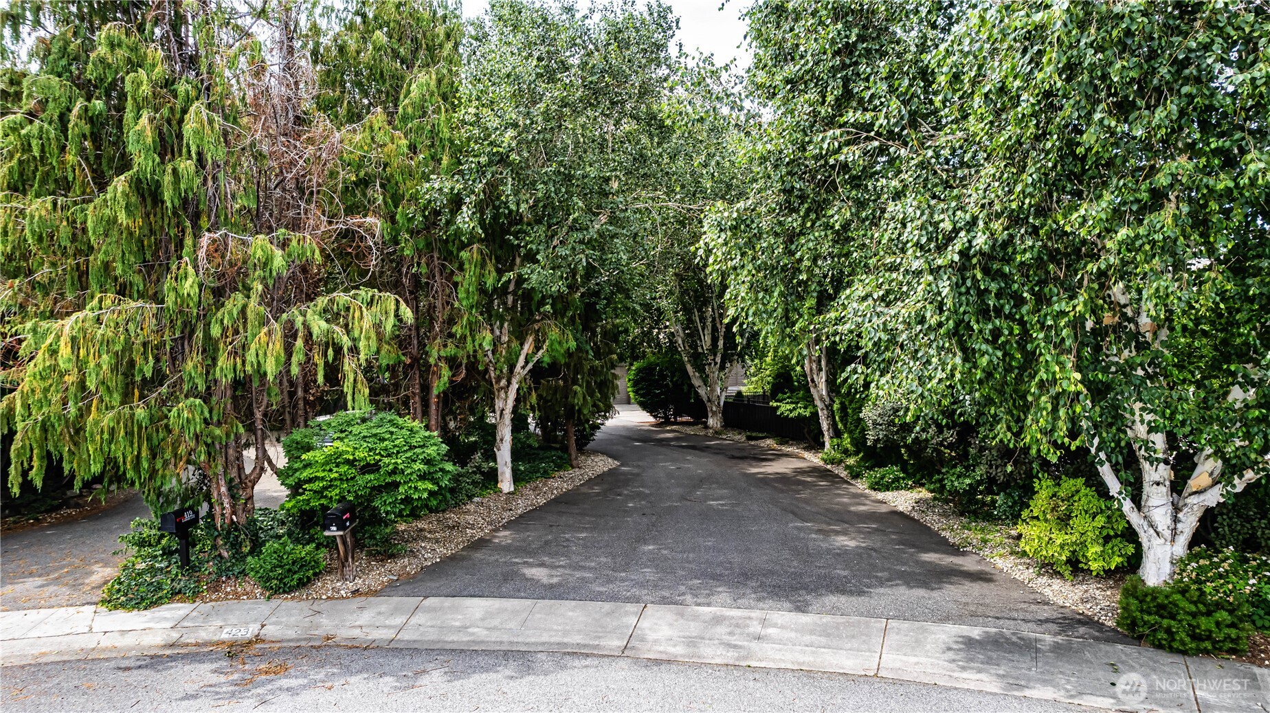 423 Lombard Lane Wenatchee, WA 98801 - Photo 30 of 36 a pathway of a yard