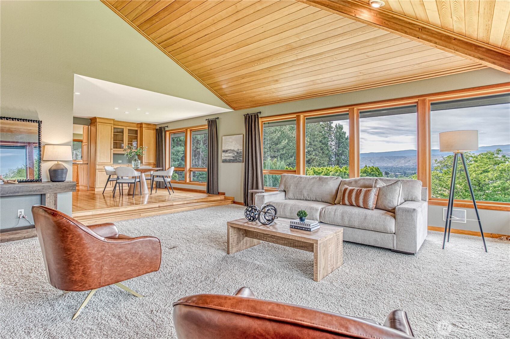 423 Lombard Lane Wenatchee, WA 98801 - Photo 5 of 36 a living room with furniture and a large window