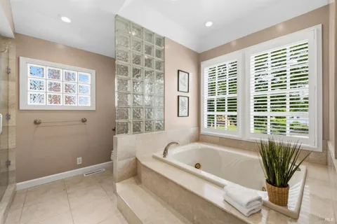 $2,999,999 | 852 2nd Street East, Sonoma, CA 95476