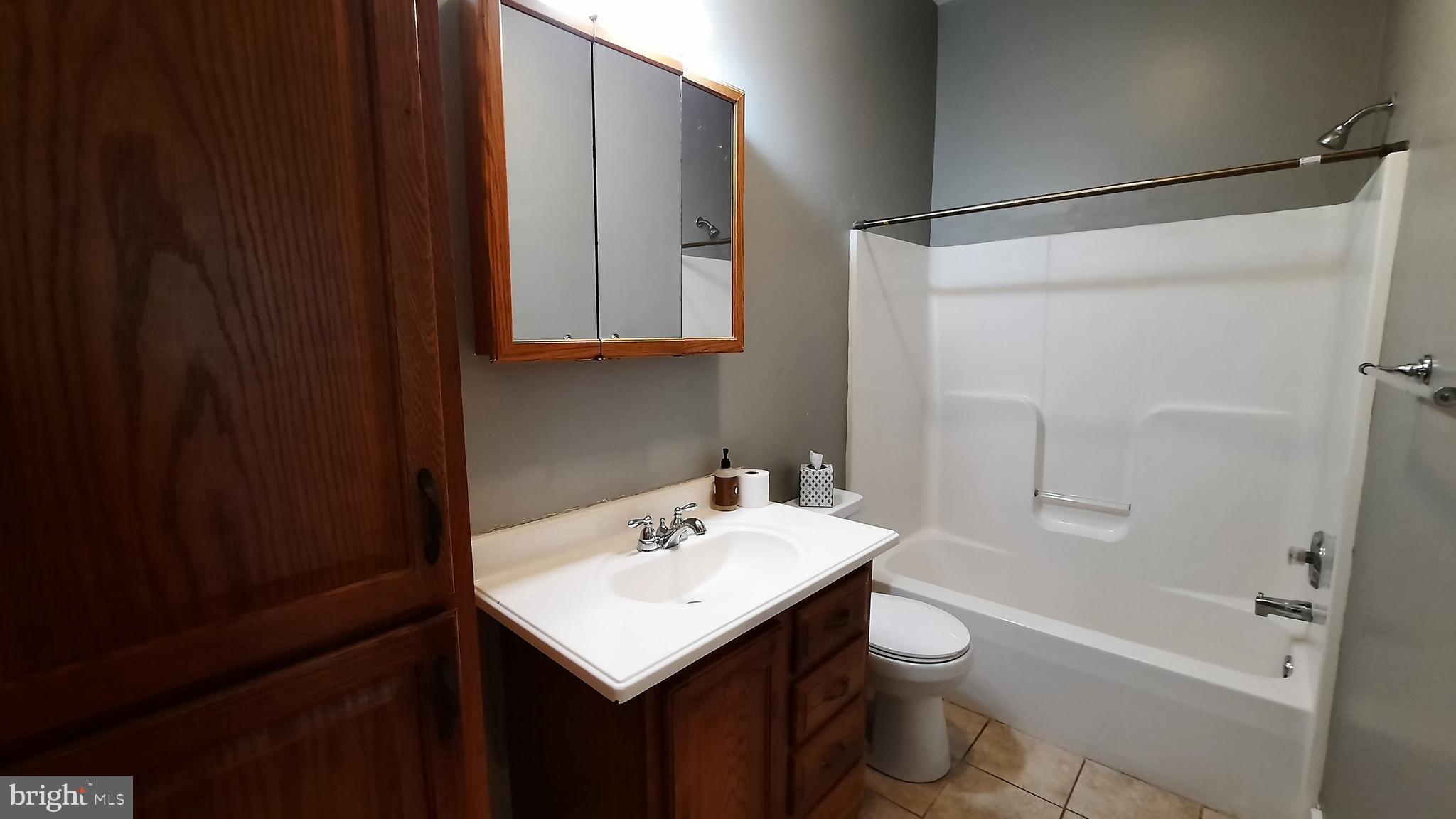 519 East Main Street Front Royal, VA 22630 - Photo 6 of 9 Bathroom