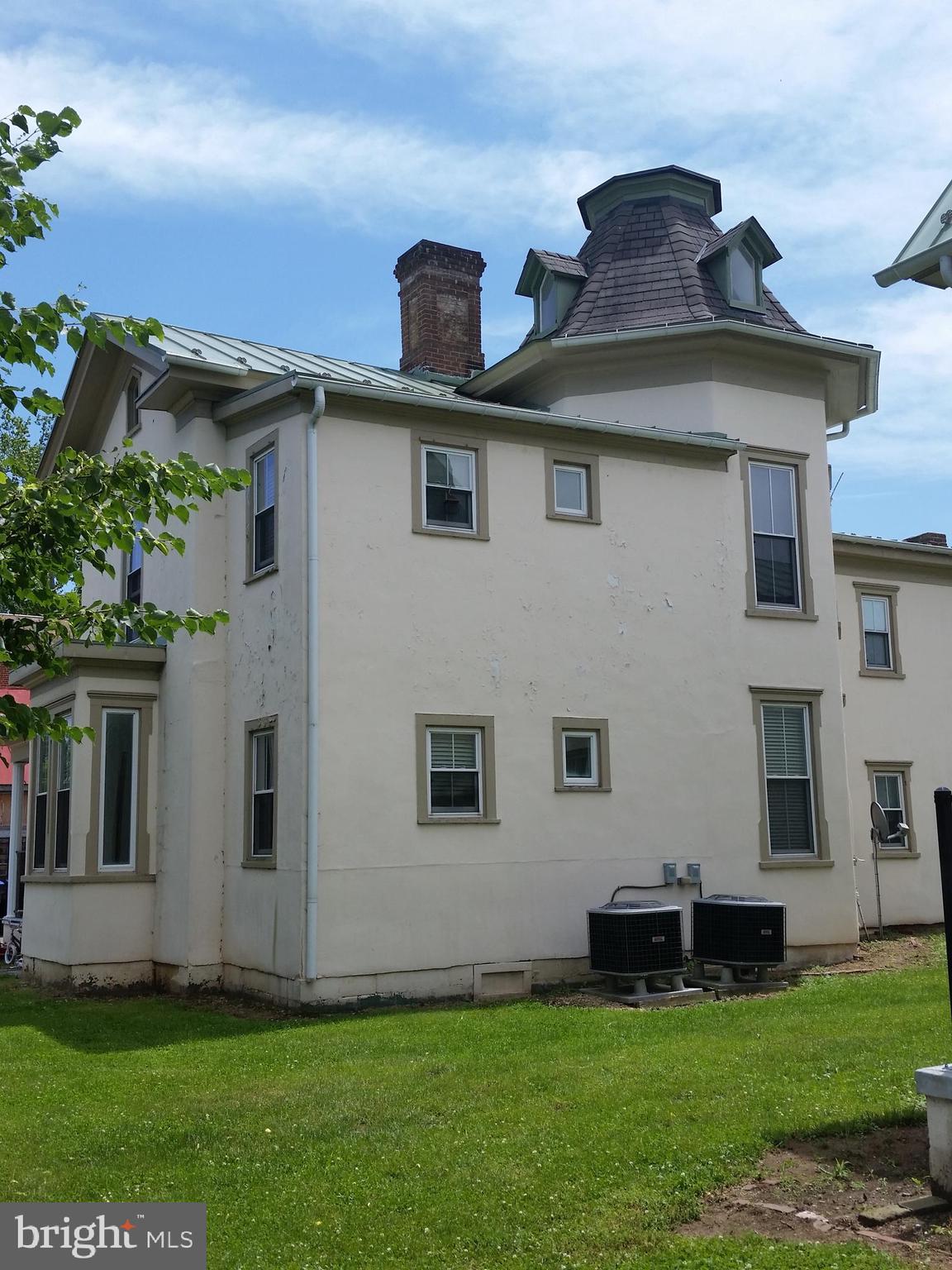 519 East Main Street Front Royal, VA 22630 - Photo 8 of 9 Exterior side view