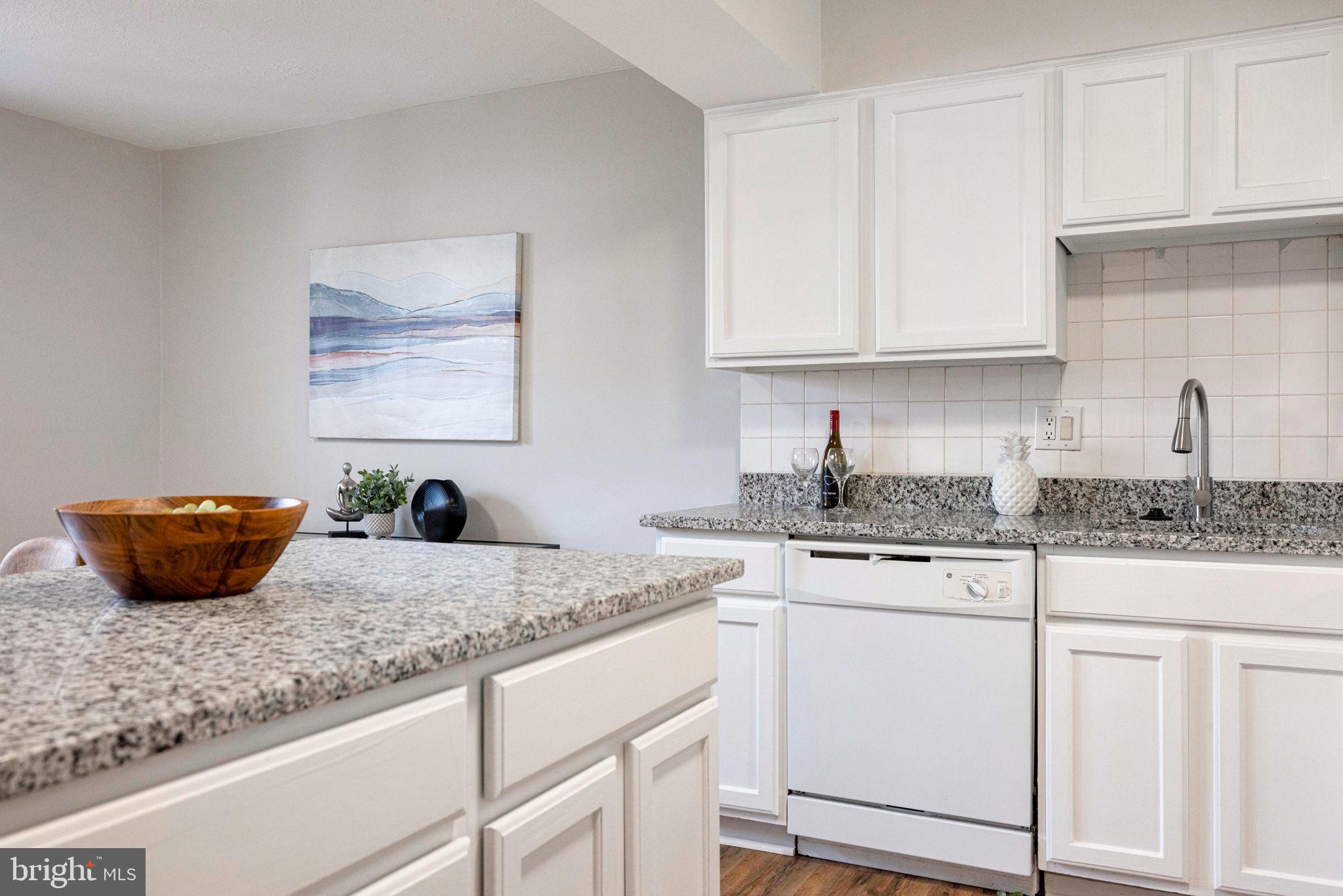 14523 Golden Oak Road Centreville, VA 20121 - Photo 7 of 37 Kitchen