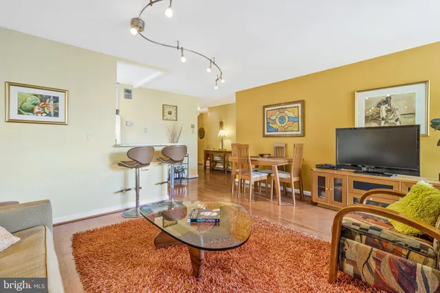 $400,000 | 1435 4th Street Southwest, Unit B112, Washington, DC 20024