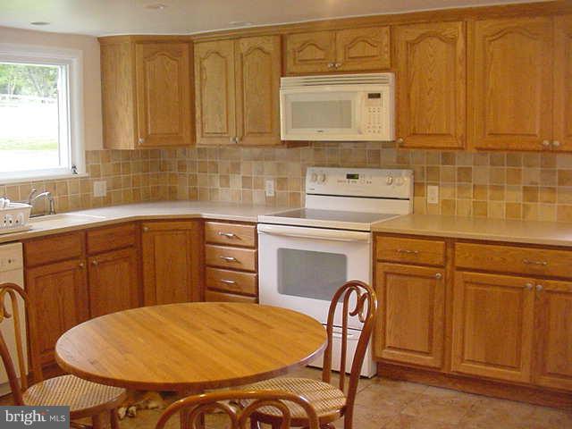 2720 Merrymans Mill Road Phoenix, MD 21131 - Photo 10 of 13 Kitchen