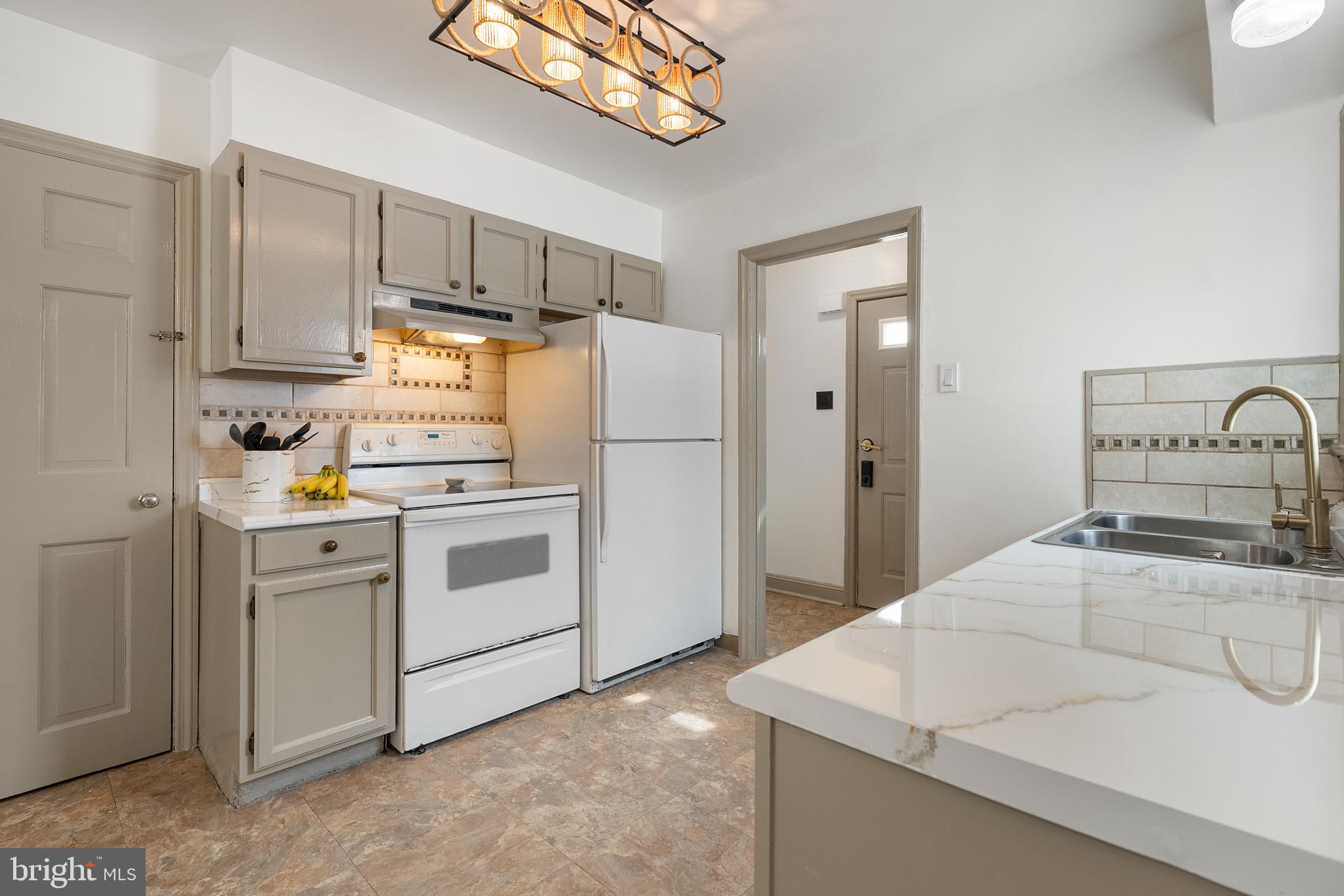 8 Georgetown Road Carneys Point, NJ 08069 - Photo 12 of 38