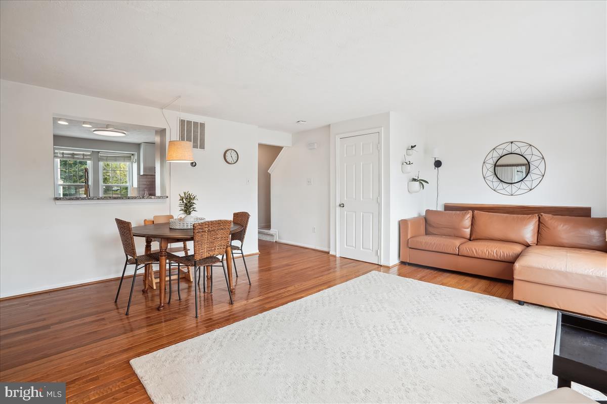 13964 Winding Ridge Lane Centreville, VA 20121 - Photo 12 of 48 Space for a big or small table.