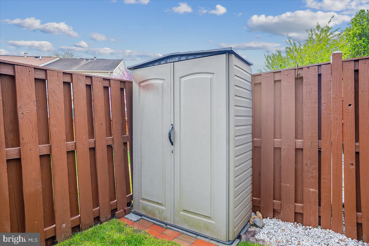 13964 Winding Ridge Lane Centreville, VA 20121 - Photo 41 of 48 Put your stuff in here.
