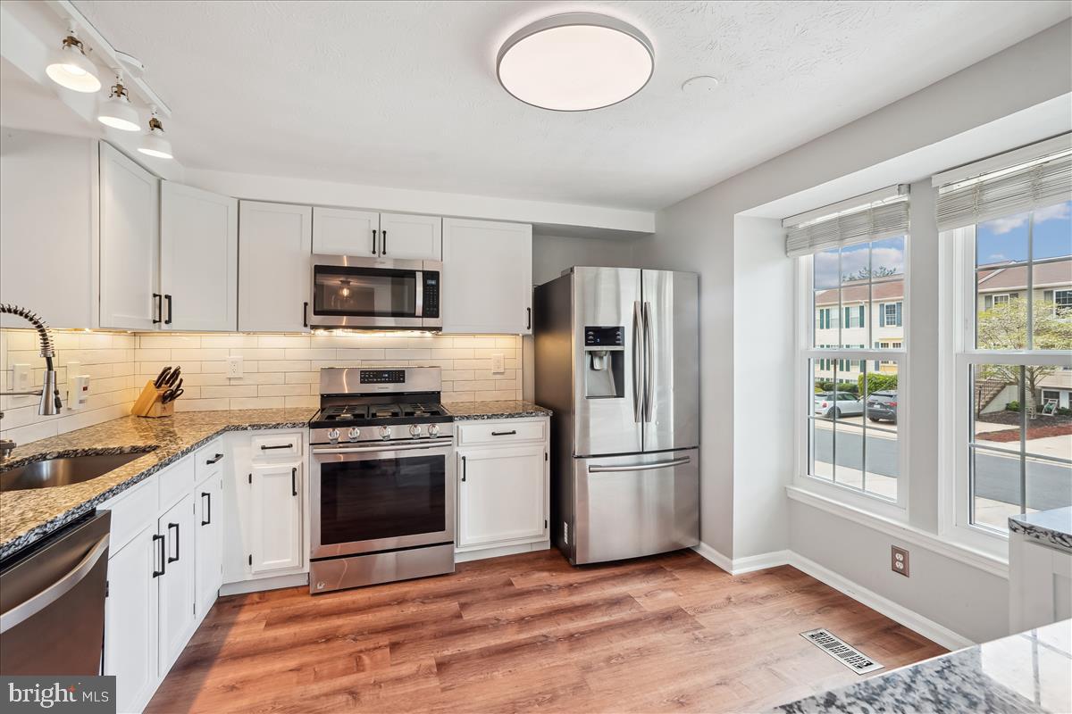 13964 Winding Ridge Lane Centreville, VA 20121 - Photo 5 of 48 Stainless appliances 2021