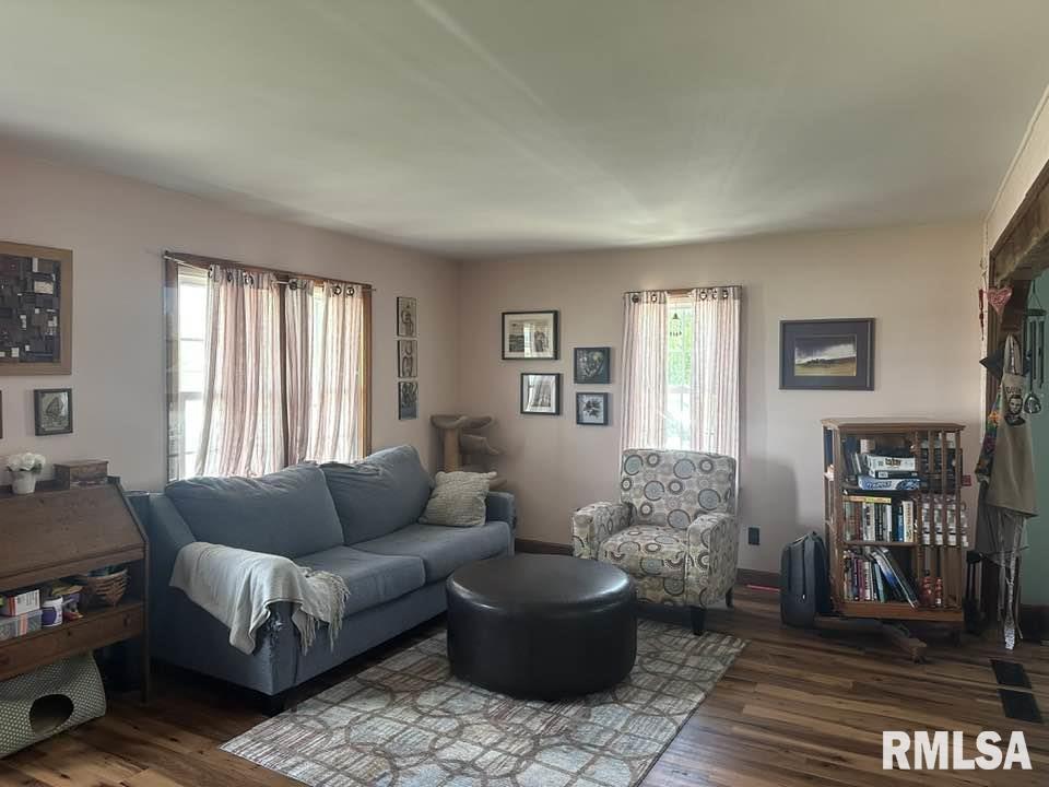 507 West Wood Street Camp Point, IL 62320 - Photo 9 of 21 Gallery Image 9