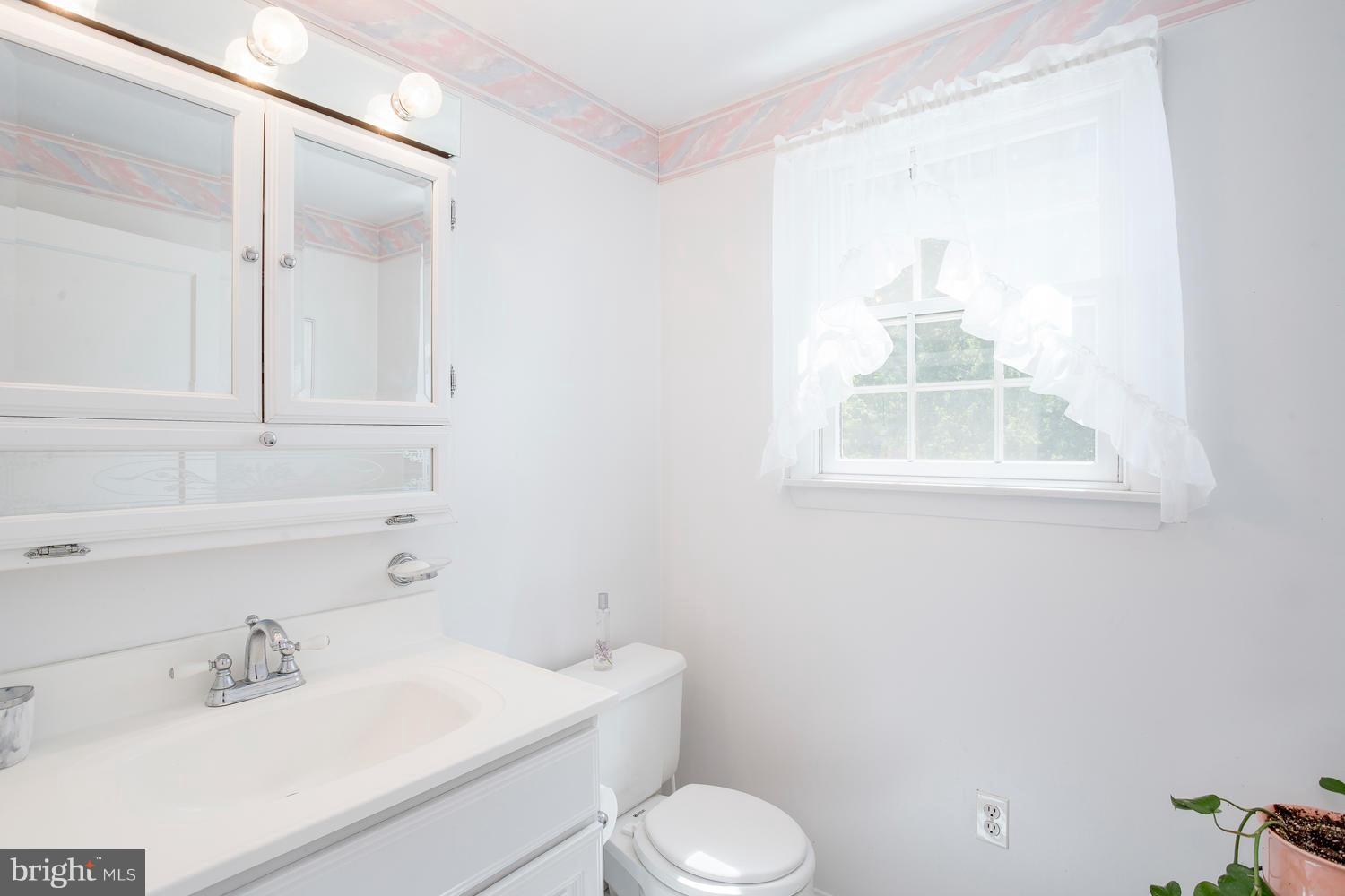 8451 Pleasant Plains Road Baltimore, MD 21286 - Photo 22 of 29 Bath