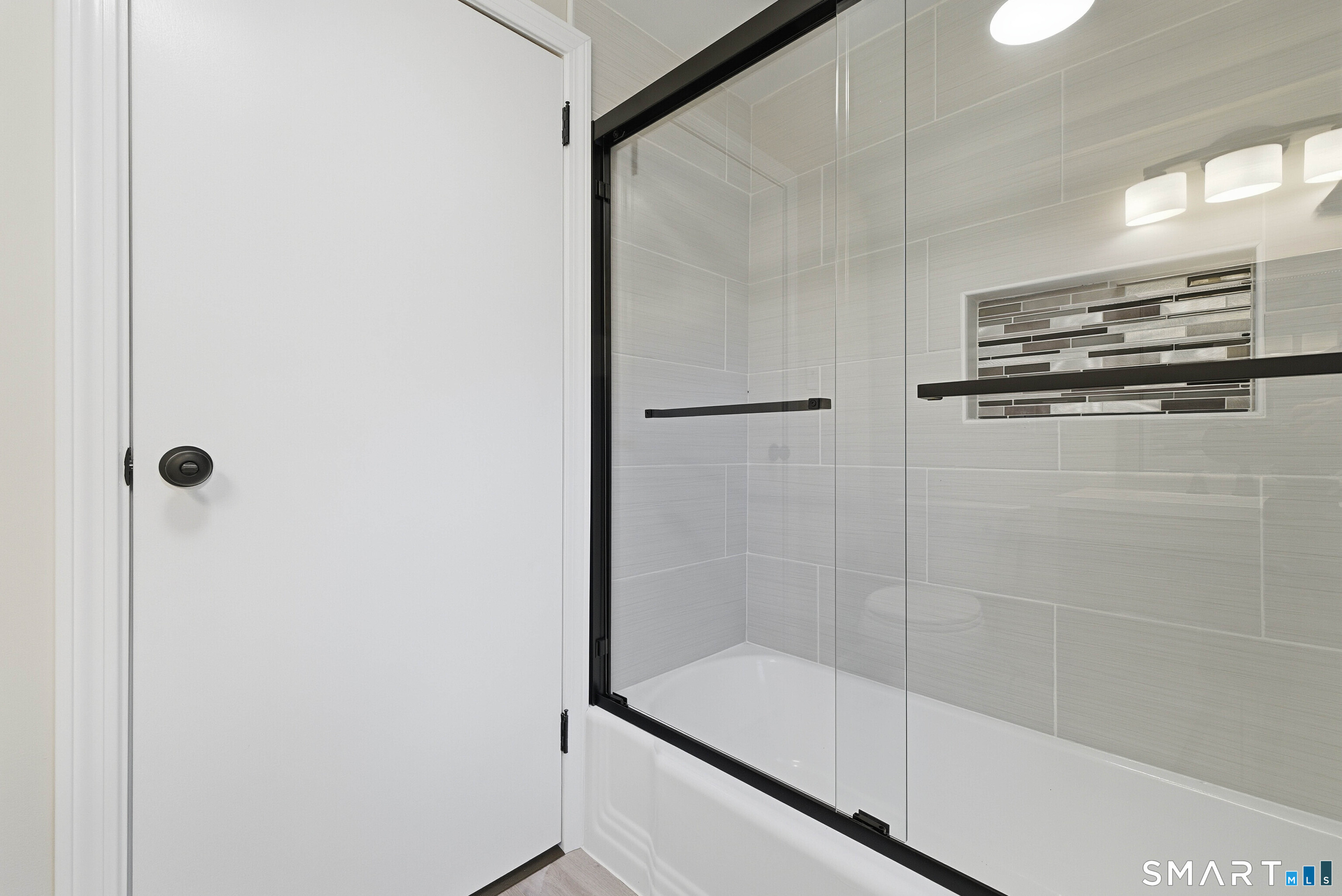 40 Tarbox Road Plainfield, CT 06374 - Photo 20 of 33 a bathroom with a shower