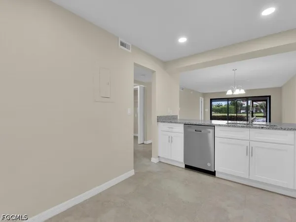 $2,100 | 16560 Partridge Place Road, Unit 101, Fort Myers, FL 33908