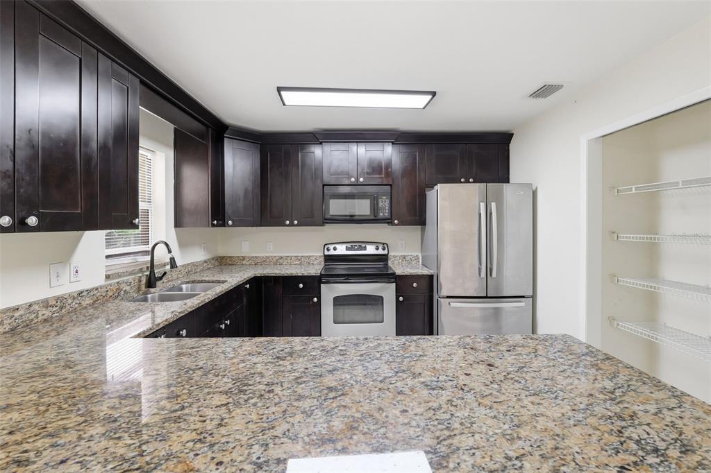9707 Mary Avenue Tampa, FL 33612 - Photo 11 of 31