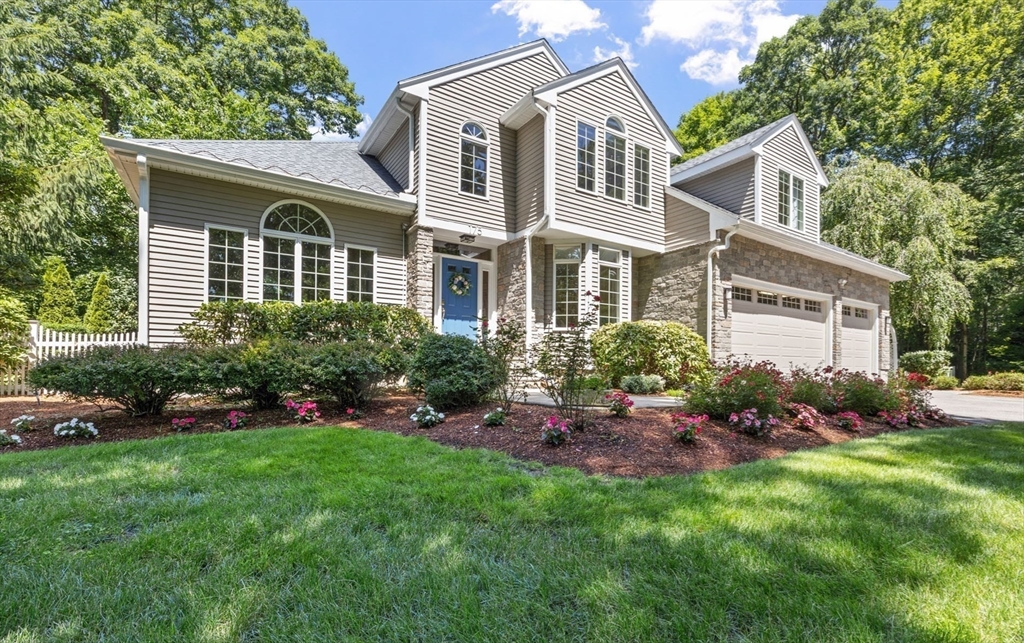 175 Maskwonicut Street Sharon, MA 02067 - Photo 3 of 41