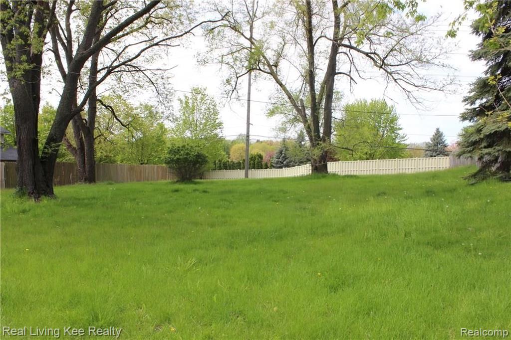 556 Curzon Road Rochester Hills, MI 48307 - Photo 5 of 49