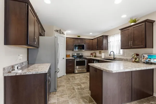 $329,900 | 15119 Whitaker Drive, Fort Wayne, IN 46818