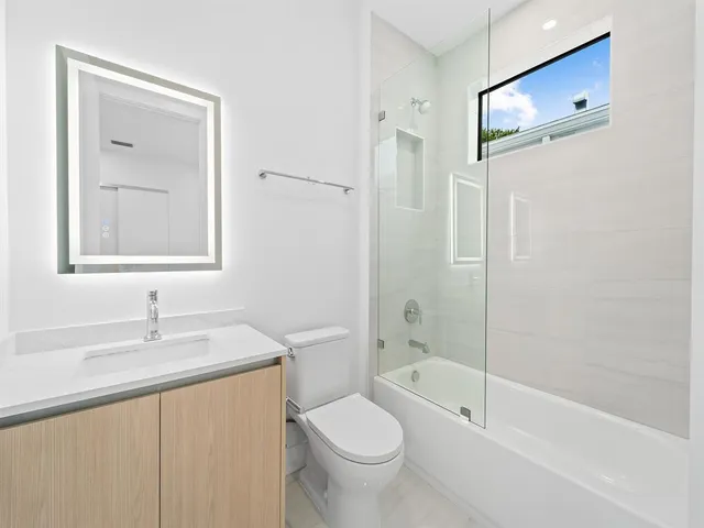 $1,549,000 | 808 Southeast 12th Street, Unit 808, Fort Lauderdale, FL 33316