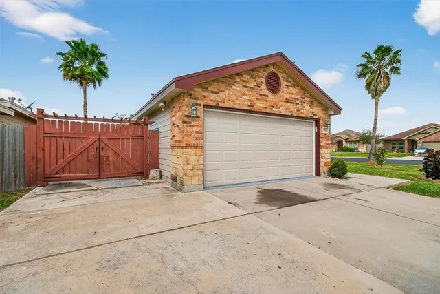 $2,050 | 6901 Anastasia Drive, Corpus Christi, TX 78413