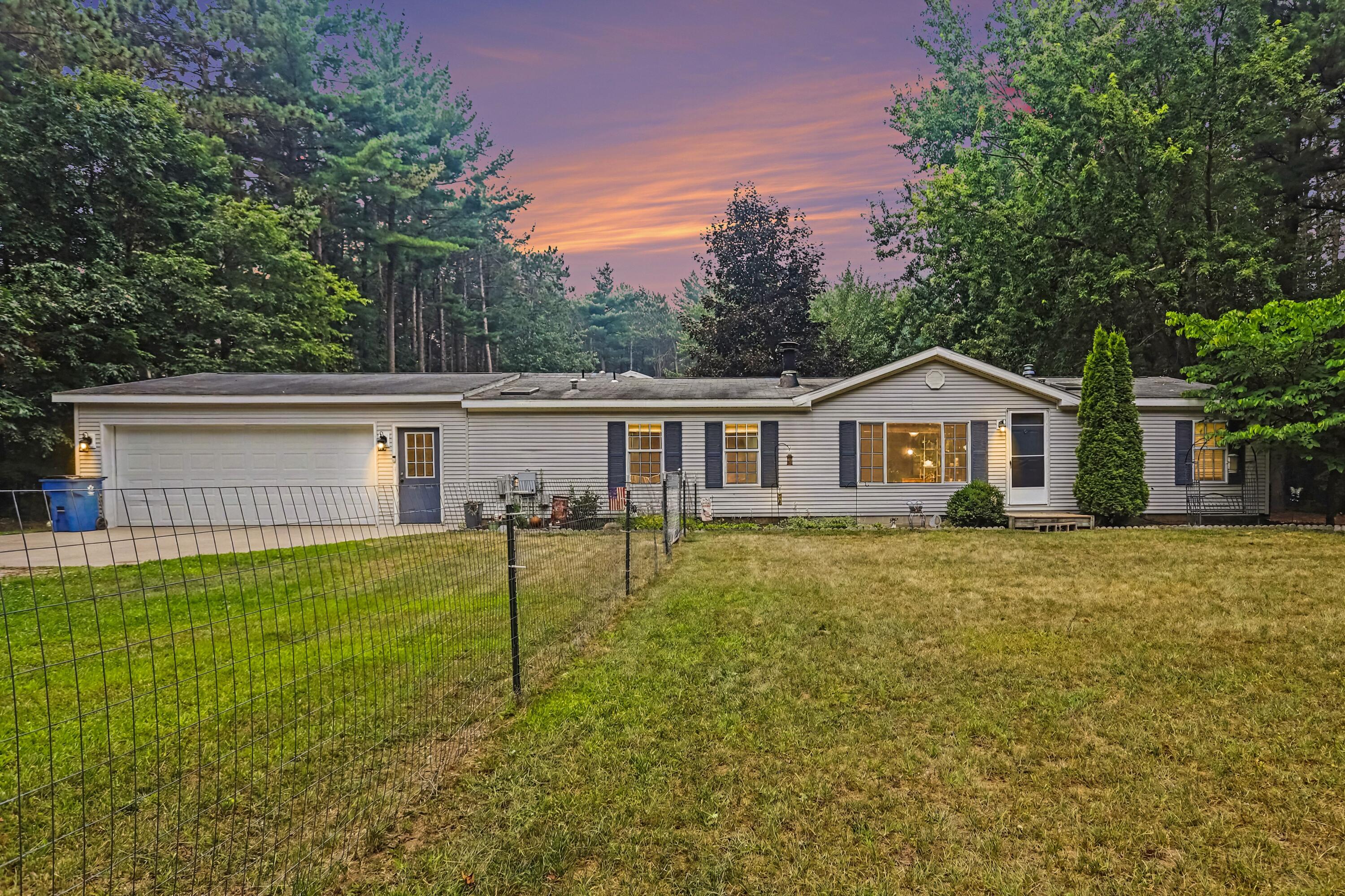 6690 Dennison Road Plainwell, MI 49080 - Photo 3 of 26 001_file_7812