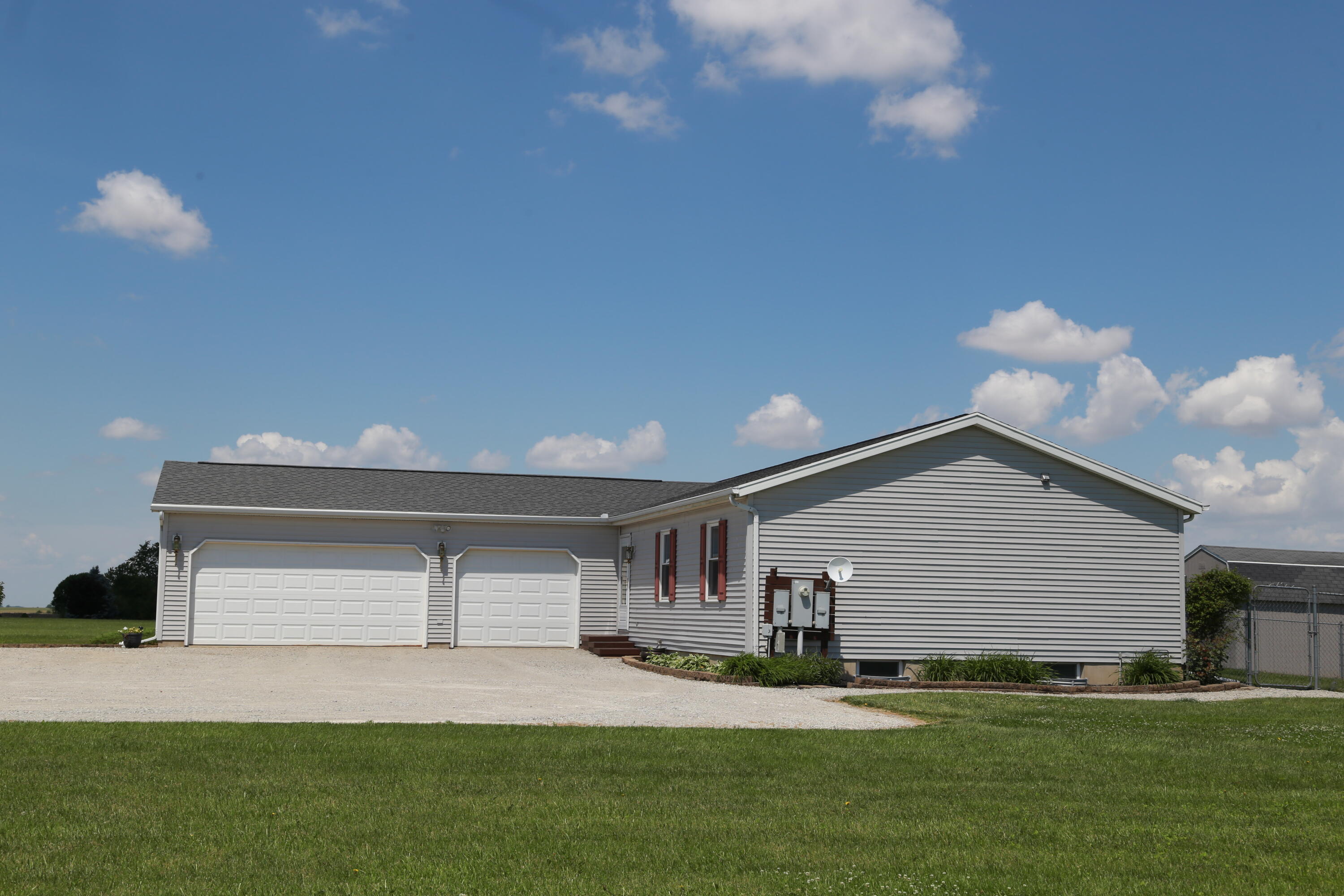 8585 East Snodgrass Road Conover, OH 45317 - Photo 2 of 33 Gallery Image 2