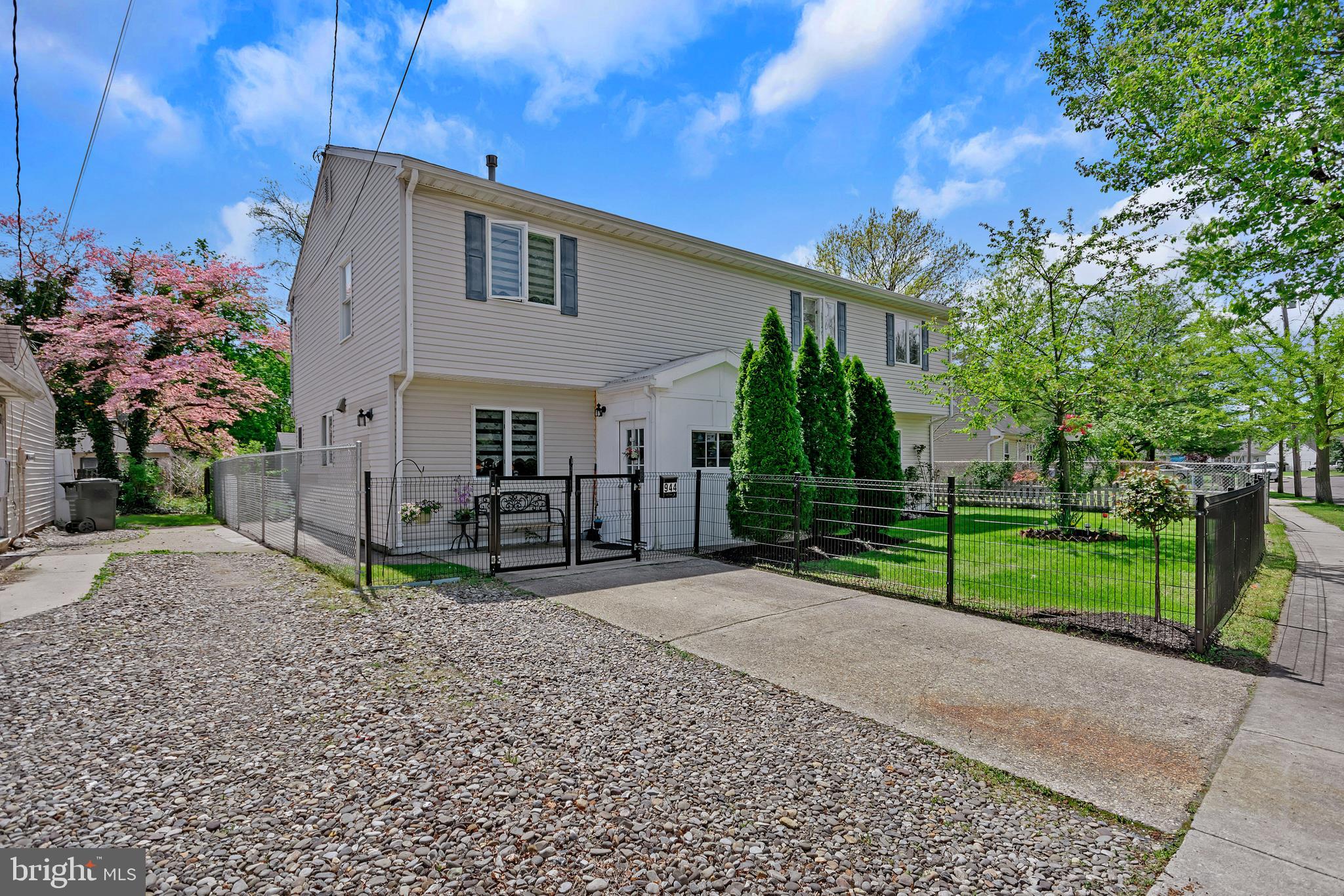 944 Valentine Road Burlington, NJ 08016 - Photo 1 of 39 Gallery Image 1