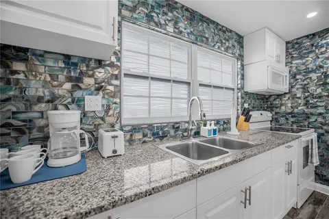 $899,900 | 306 Marshall Street, Clearwater, FL 33755