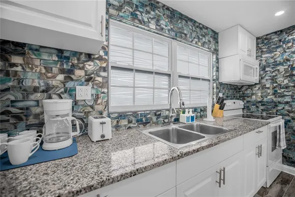 $899,900 | 306 Marshall Street, Clearwater, FL 33755