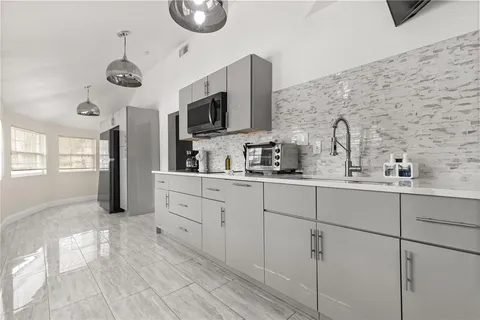 $899,900 | 306 Marshall Street, Clearwater, FL 33755