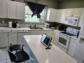 $3,100 | 165 Northeast 32nd Terrace, Homestead, FL 33033