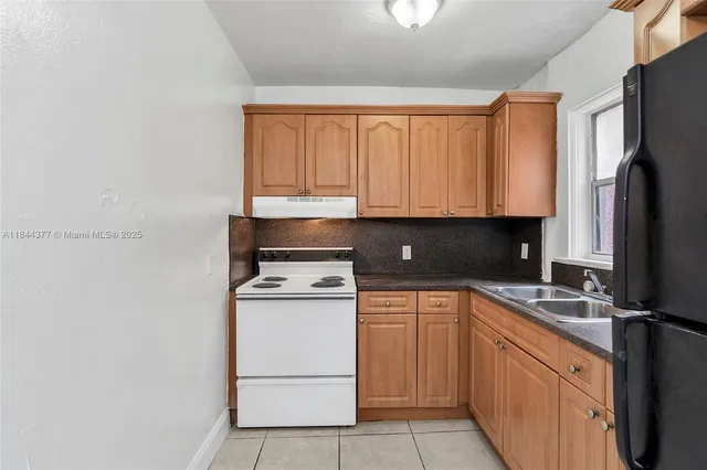 $1,700 | 1137 Northwest 29th Terrace, Unit 1130, Miami, FL 33127