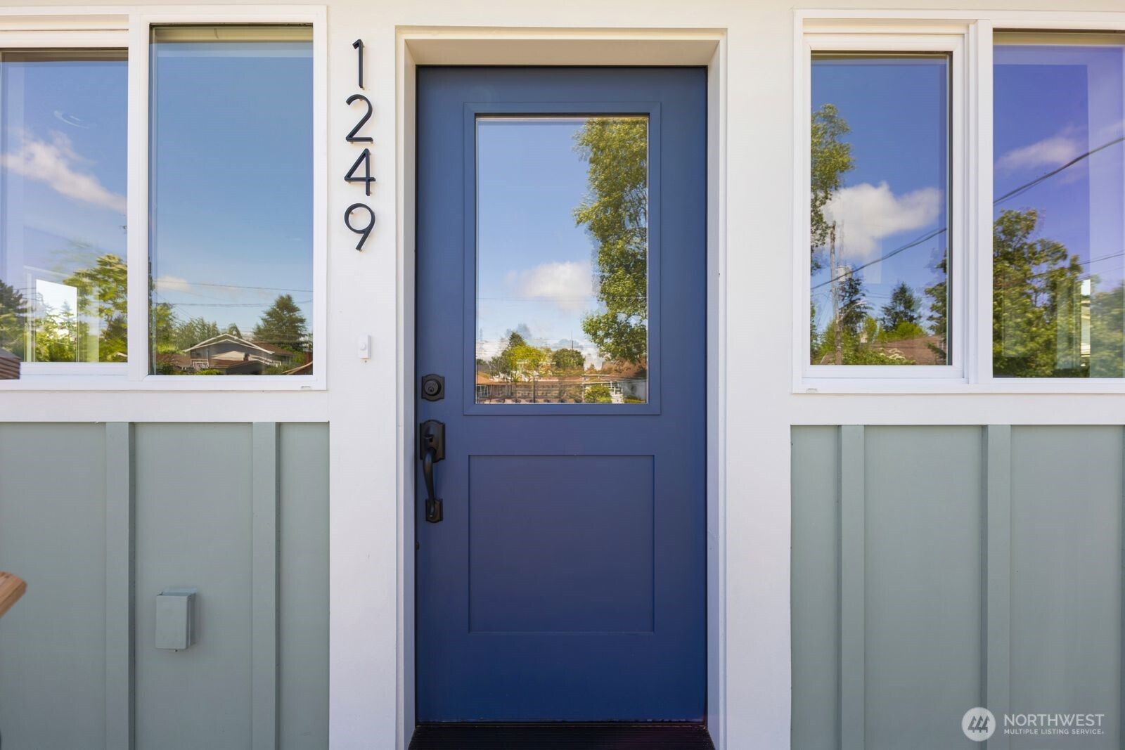1249 Southwest 151st Street Seattle, WA 98166 - Photo 4 of 38
