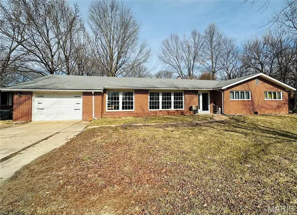 $249,900 | 515 West James Boulevard, St. James, MO 65559