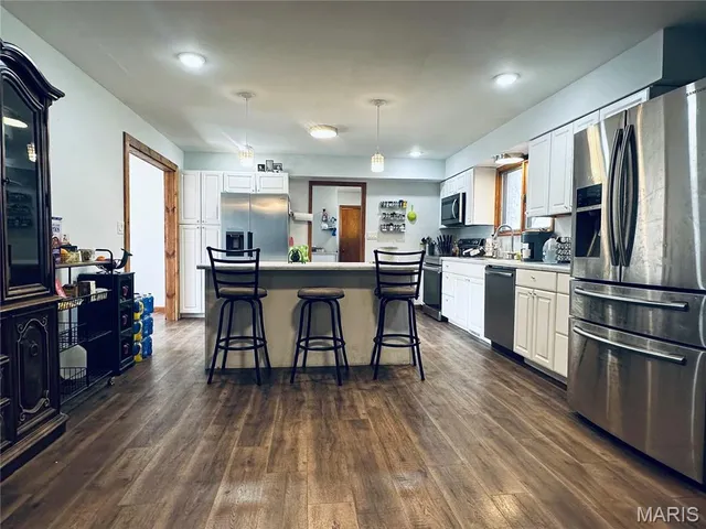 $252,900 | 515 West James Boulevard, St. James, MO 65559