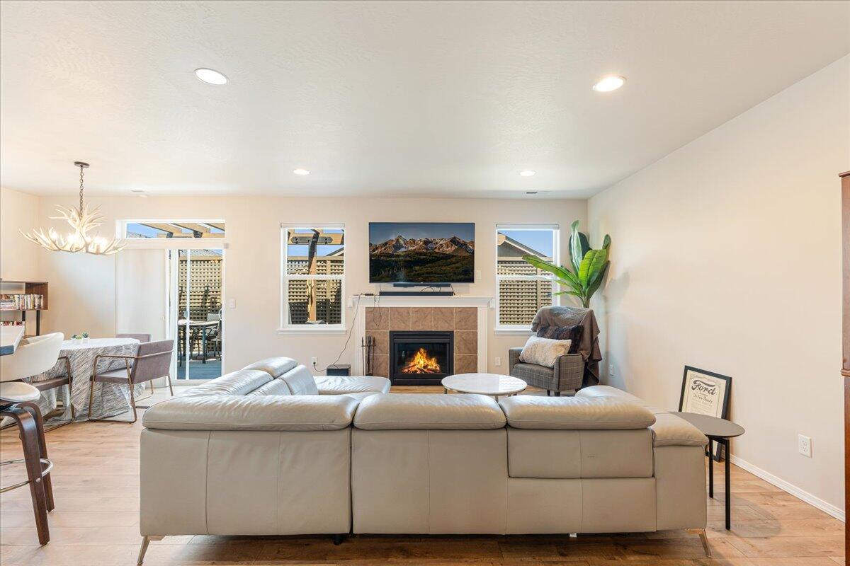 2764 Northeast Spring Water Place Bend, OR 97701 - Photo 3 of 24 Great Room with Gas FIreplace