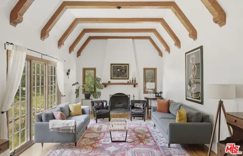 $2,595,000 | 1602 Golf Club Drive, Glendale, CA 91206