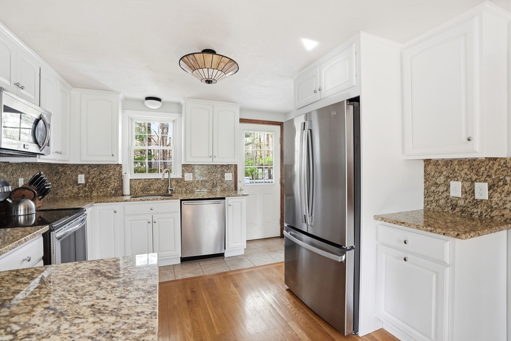 111 Brook Bend Road Hanover, MA 02339 - Photo 10 of 26