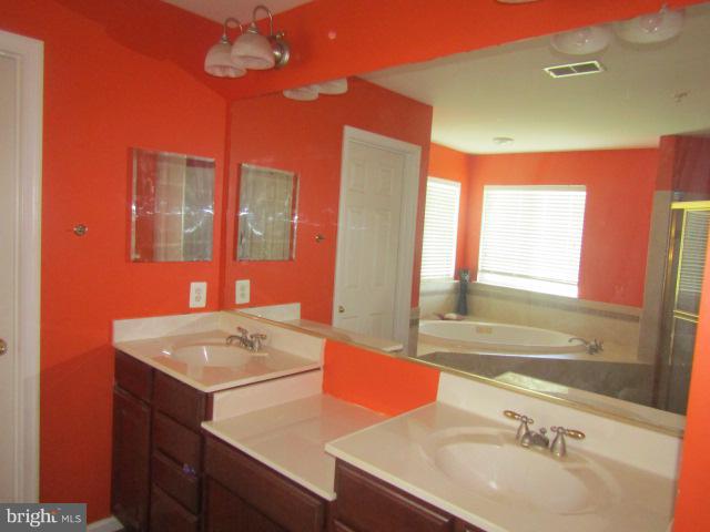 14713 Bubbling Spring Road Boyds, MD 20841 - Photo 4 of 22 Bath (Master)