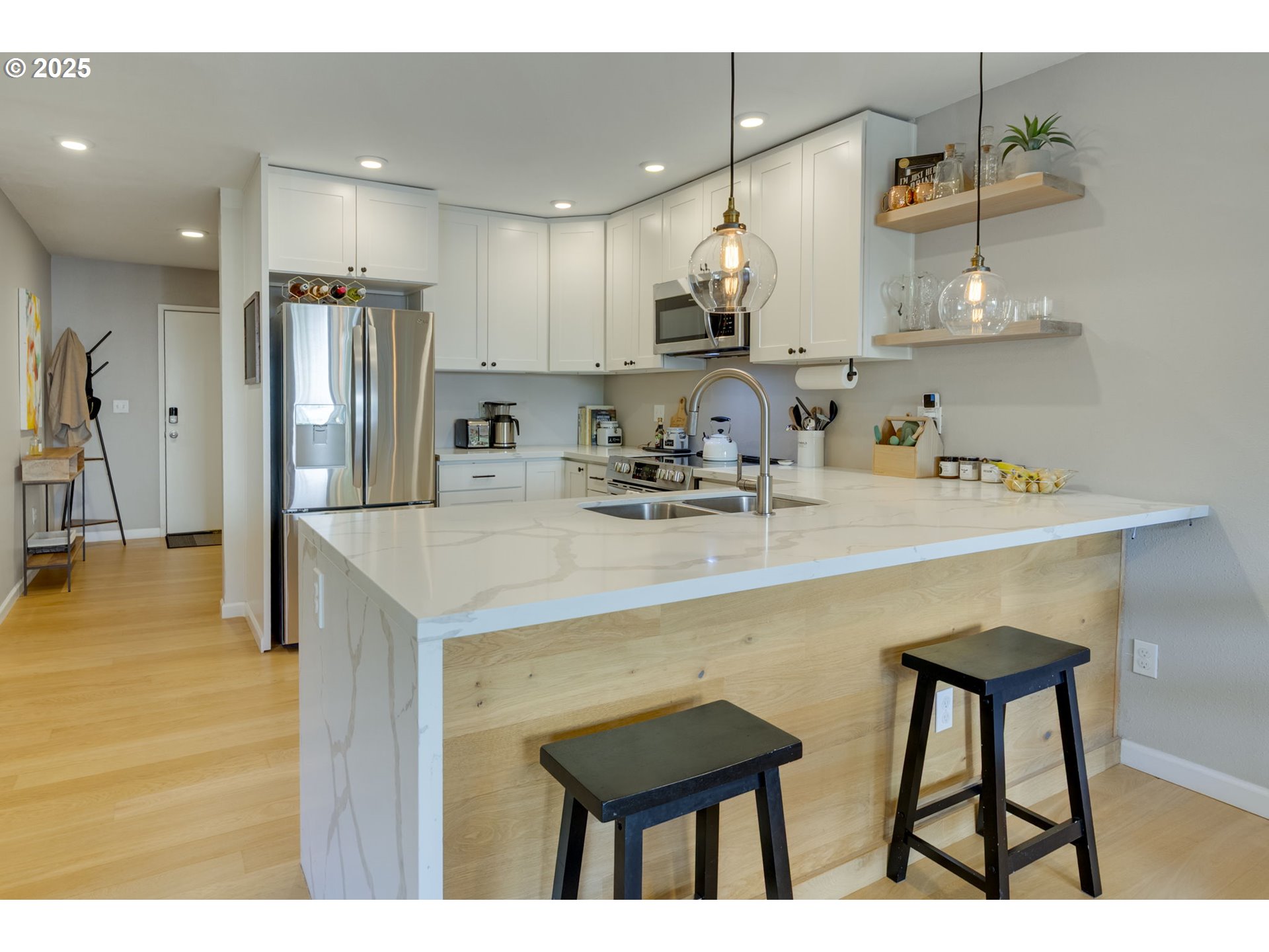 6825 Southwest Capitol Hill Road, Unit 27 Portland, OR 97219 - Photo 12 of 44 Gallery Image 12
