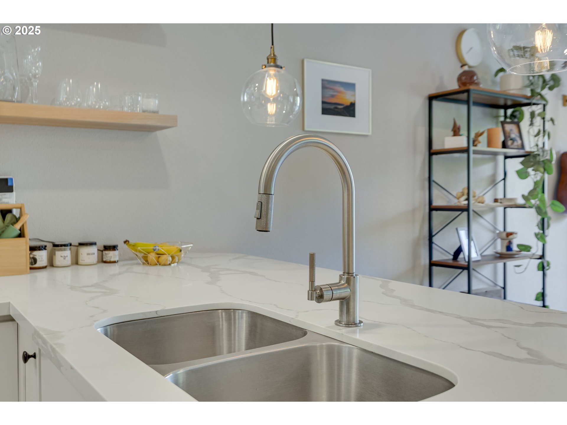 6825 Southwest Capitol Hill Road, Unit 27 Portland, OR 97219 - Photo 14 of 44 Gallery Image 14
