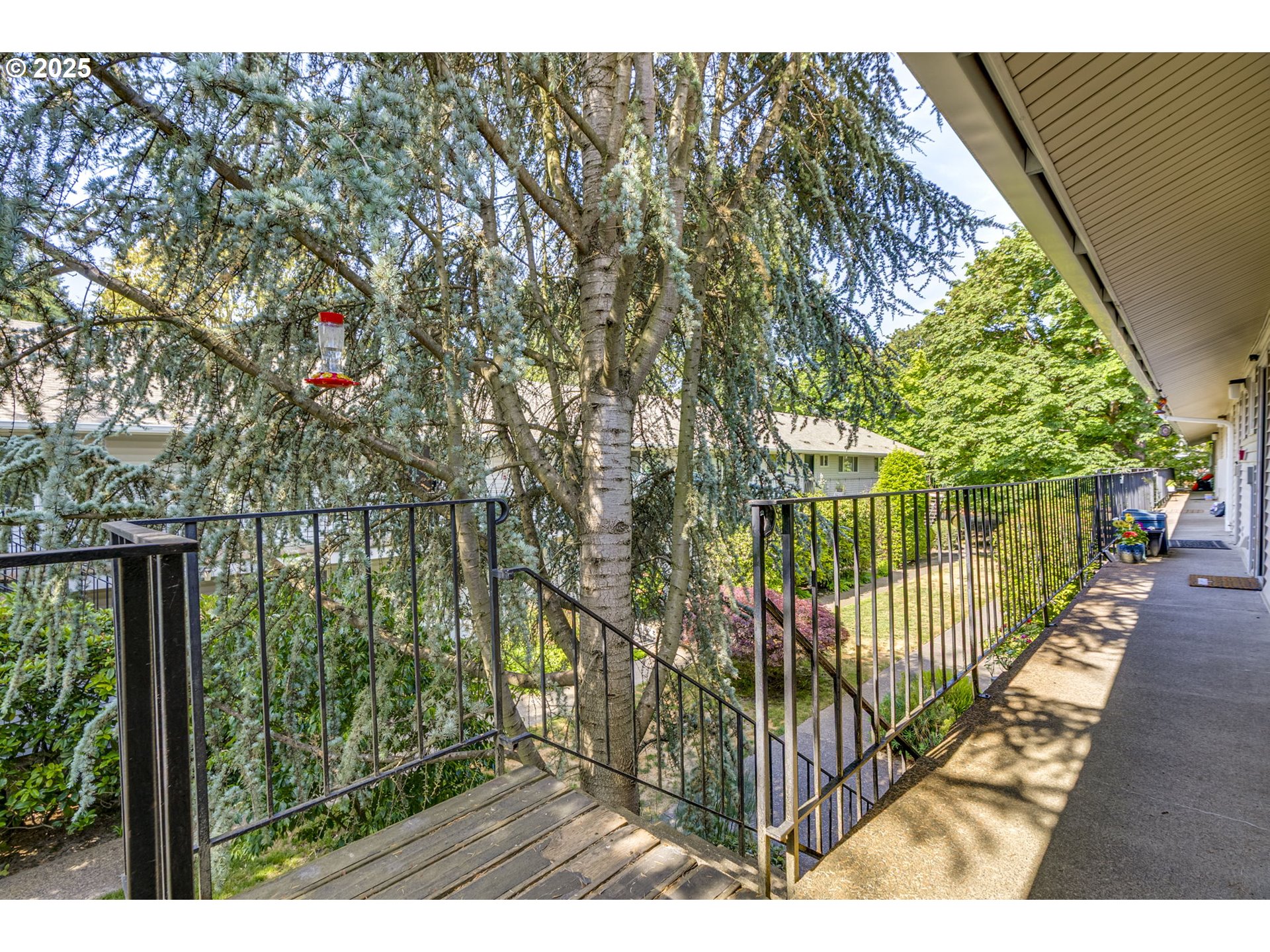 6825 Southwest Capitol Hill Road, Unit 27 Portland, OR 97219 - Photo 3 of 44 Gallery Image 3