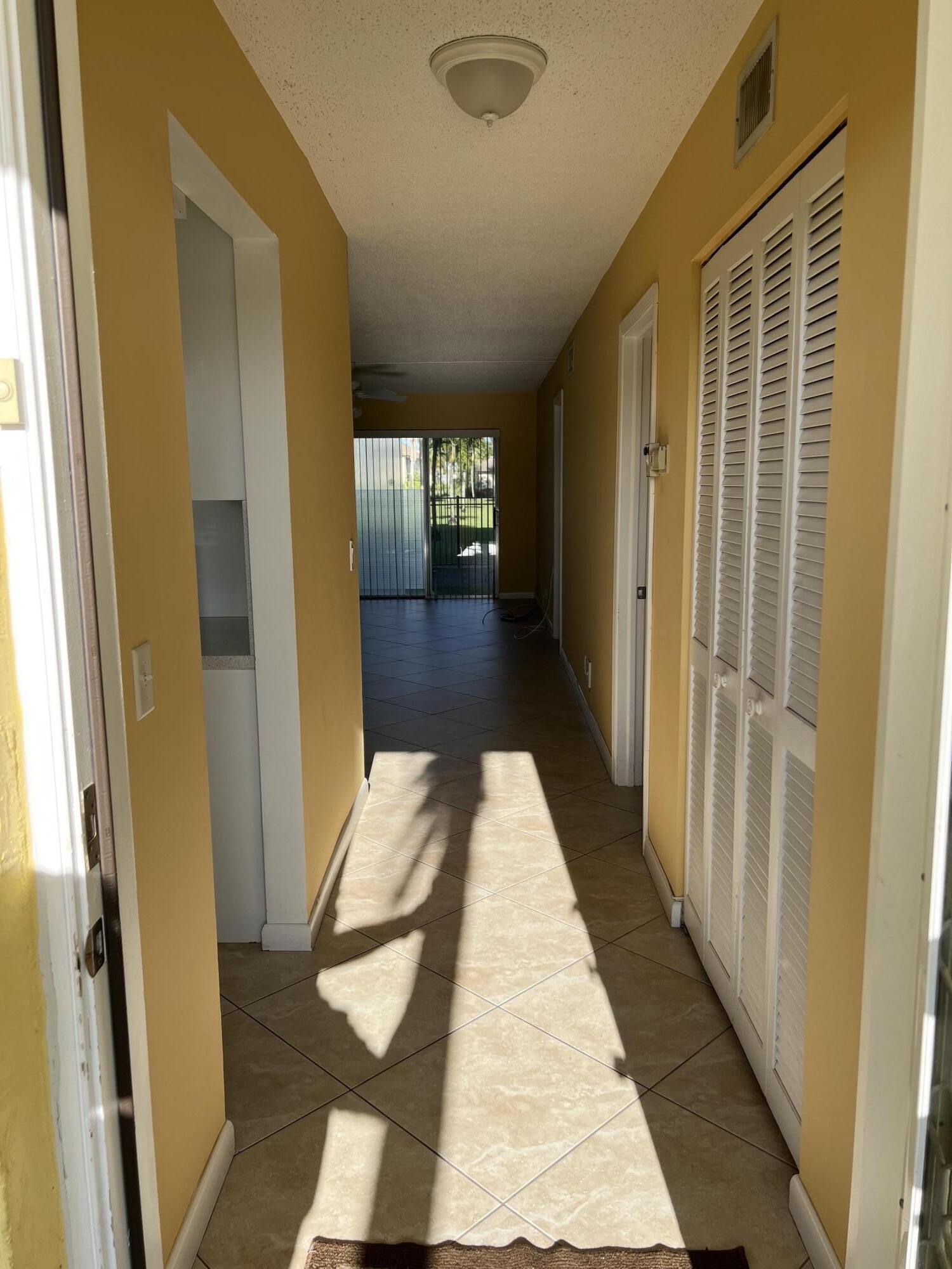 9949 Sandalfoot Boulevard, Unit 514 Boca Raton, FL 33428 - Photo 3 of 18 czgfCb1wR42TB3sXs76EIg