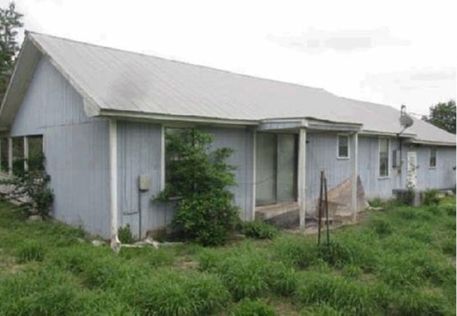 1603 Hackberry Street Three Rivers, TX 78071 - Photo 3 of 6