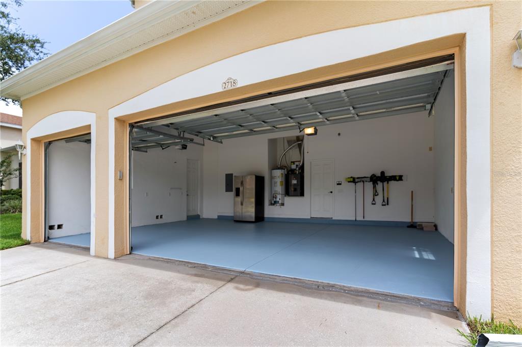 2718 Knightsbridge Road Clermont, FL 34711 - Photo 28 of 32 a view of a hallway with closet and a window