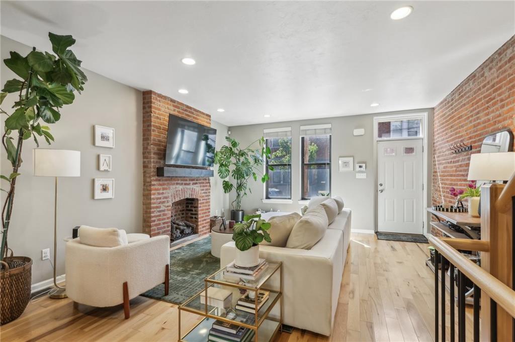 5853 Pierce Street Pittsburgh, PA 15232 - Photo 4 of 27