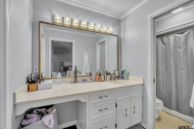 $300,000 | 1216 Fm 2468 Center, Center, TX 75935