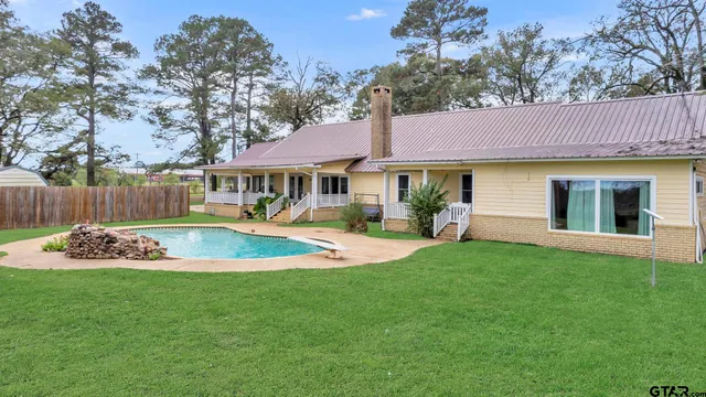 $300,000 | 1216 Fm 2468 Center, Center, TX 75935