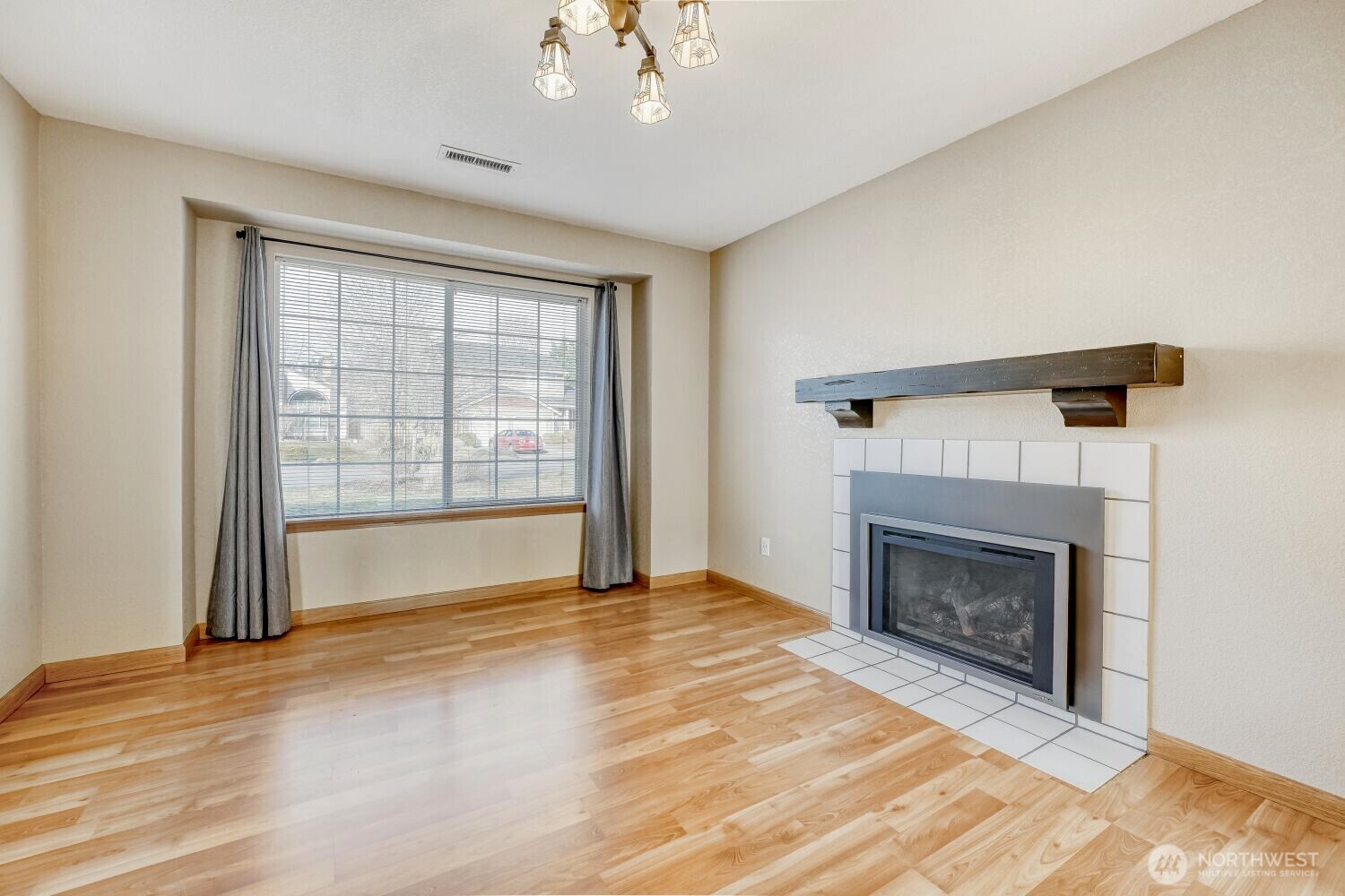 21237 Southeast 280th Street Maple Valley, WA 98038 - Photo 4 of 26