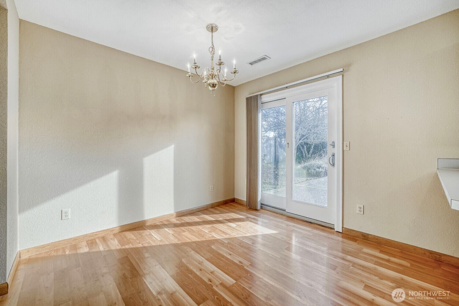 21237 Southeast 280th Street Maple Valley, WA 98038 - Photo 6 of 26