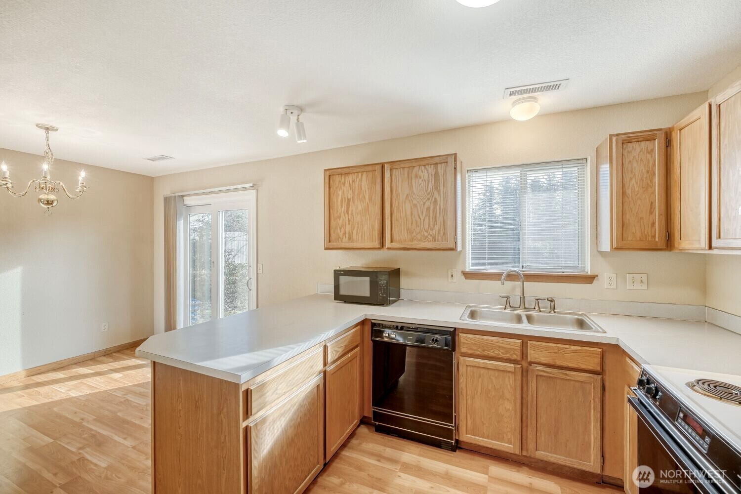 21237 Southeast 280th Street Maple Valley, WA 98038 - Photo 10 of 26